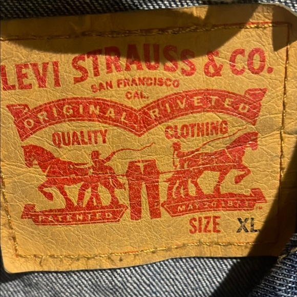 Levi's Blue Lightweight Shirt Jacket with Denim Texture - Picture 2 of 3